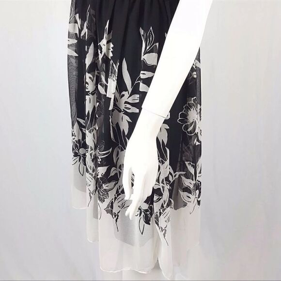 Metro 22 Size Small Black & White Floral Surplice Sleeveless Midi Dress Casual - Picture 5 of 10